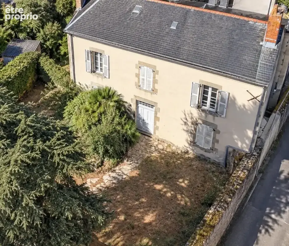 Maison à LES LANDES-GENUSSON