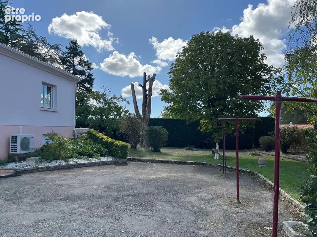 Challans 5 pièces - 155.98 m2 - Terrain 1225m² - garage - proche centre-ville - photo 14