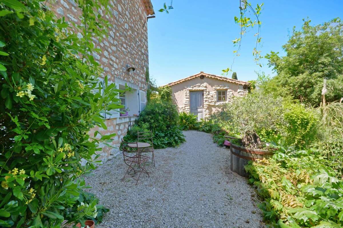 Maison à ROQUEFORT-LES-PINS
