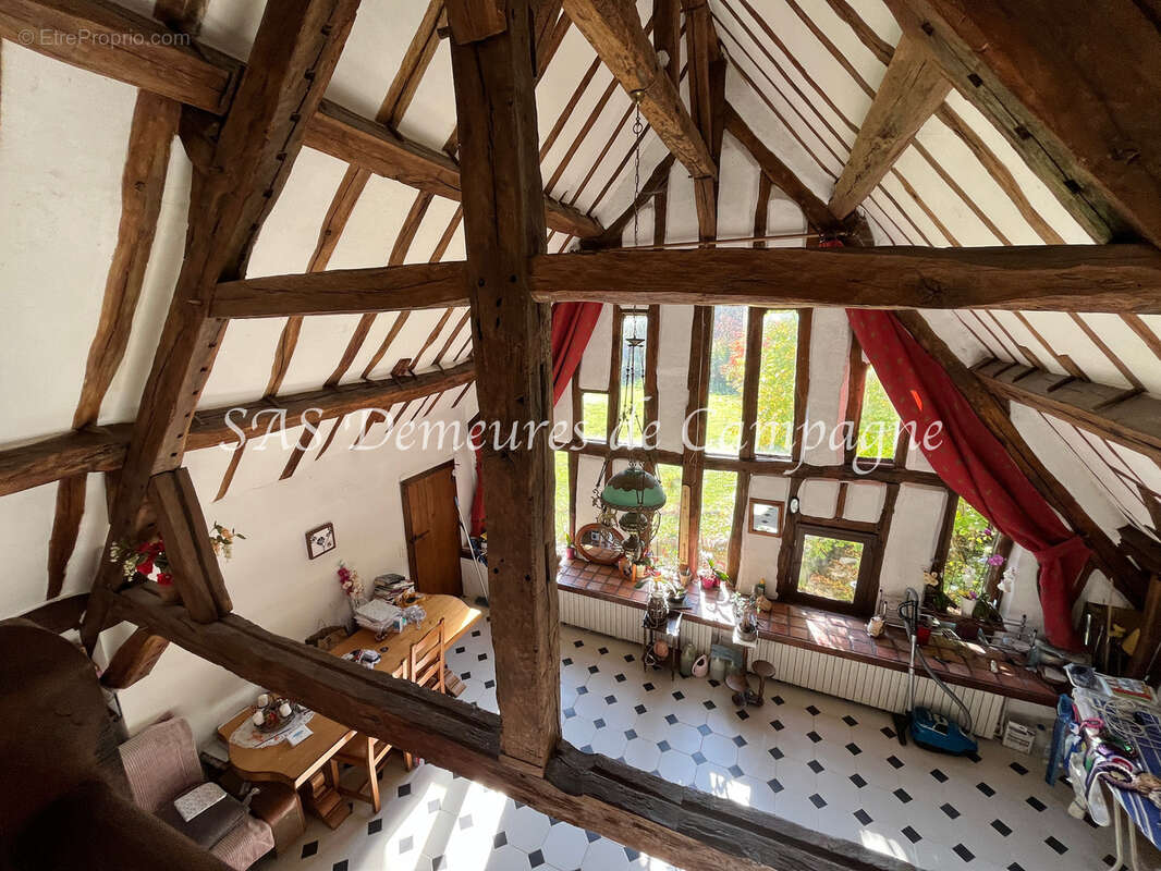 Maison à SURY-EN-VAUX