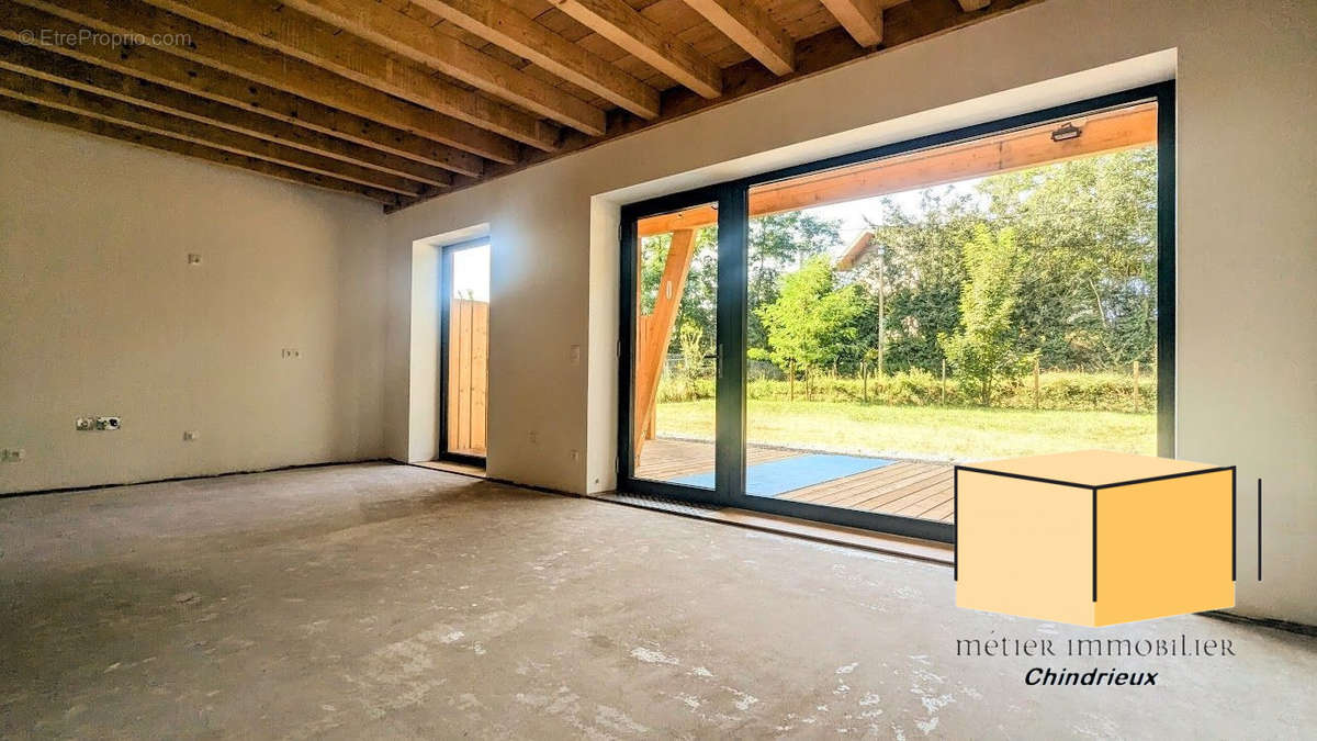 Appartement à CEYZERIEU