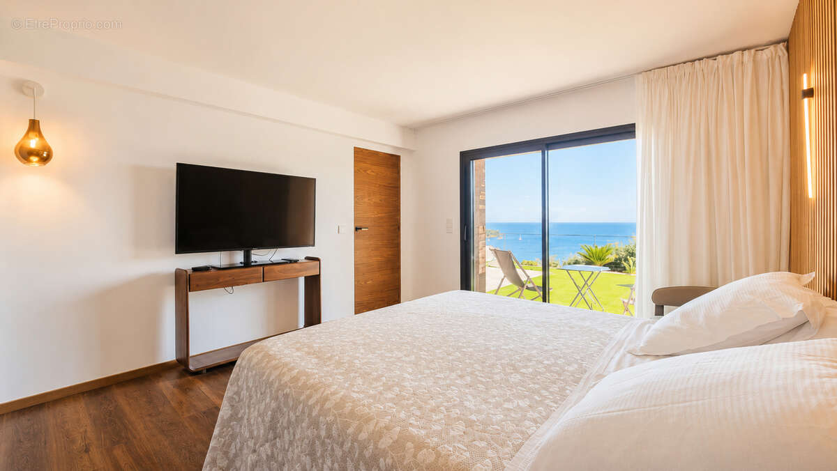 Villa contemporaine vue mer panoramique a agay a vendre - photo 9