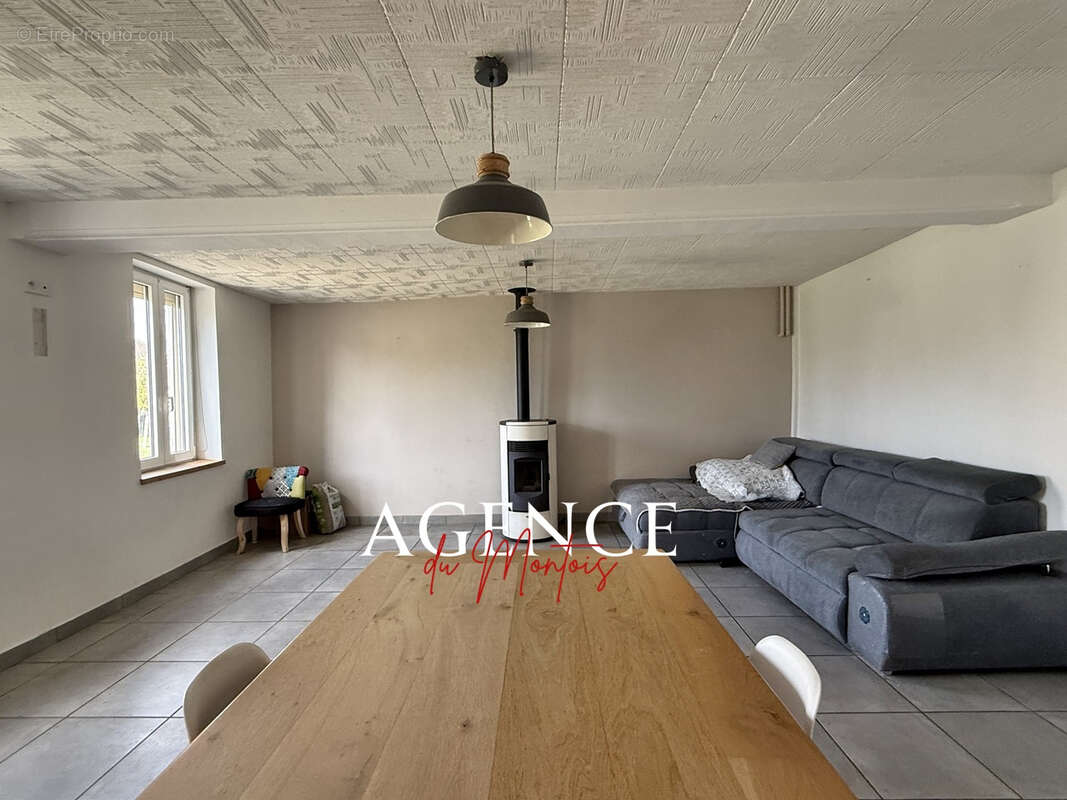 Maison à PERCENEIGE