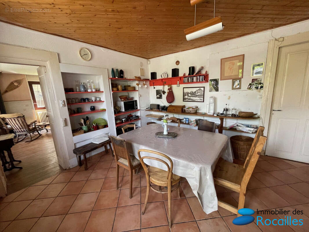 Maison à PERS-JUSSY
