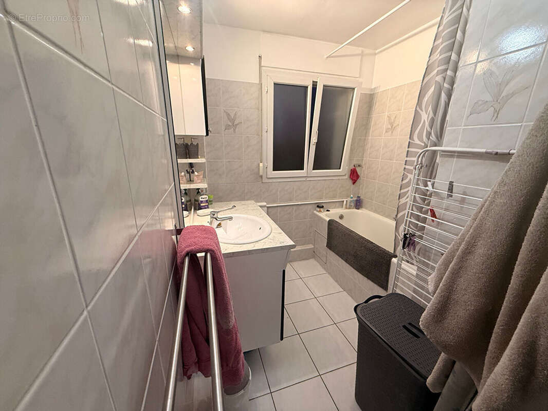 Appartement à SARTROUVILLE