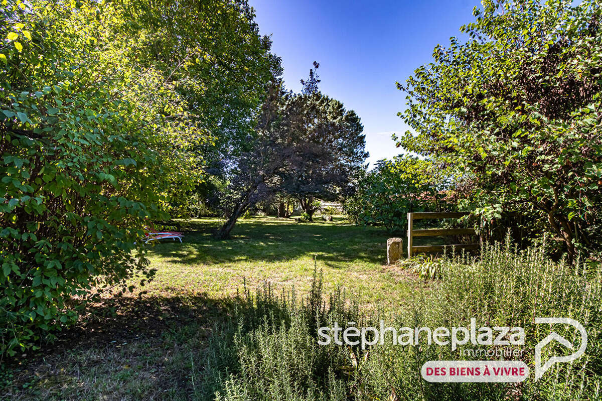 Terrain à SAINT-MAURICE-DE-GOURDANS