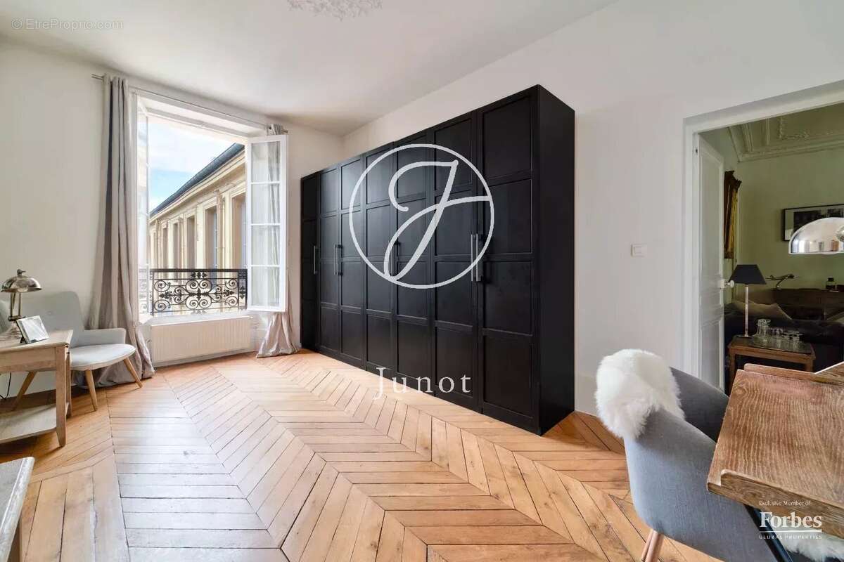 Appartement à VERSAILLES