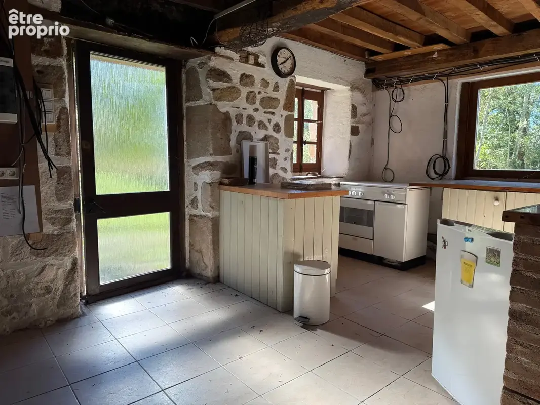 Auv 1193 : Maison au calme avec gîte, puits, beau terrain 5.340m2 - photo 3