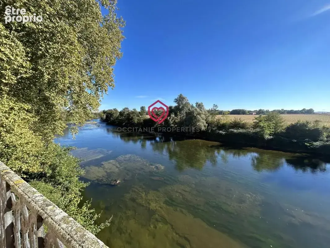 Manoir en bordure de rivière avec parc et dépendances - photo 22