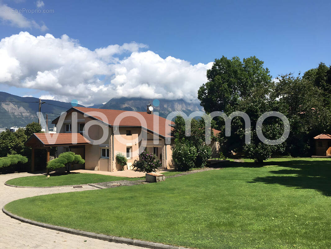 Maison à SAINT-MARTIN-D&#039;HERES