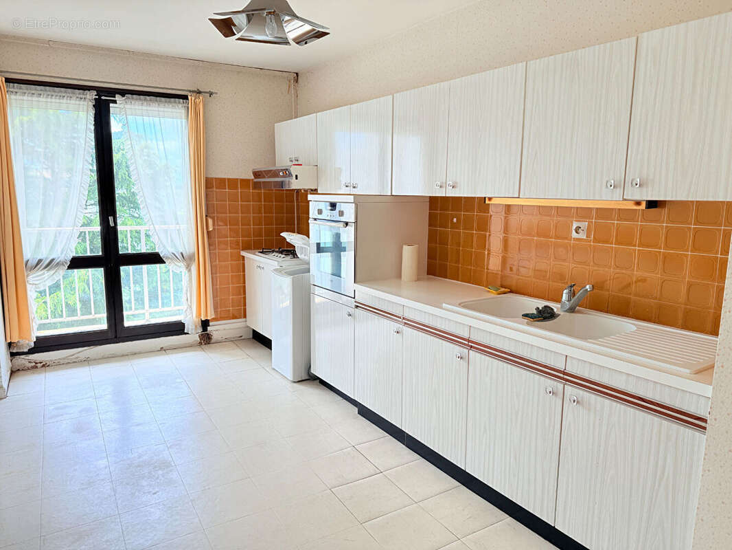 Appartement à LA CHAUSSEE-SAINT-VICTOR