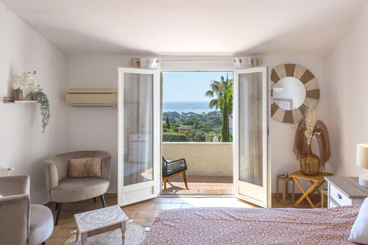 Maison à LES ISSAMBRES