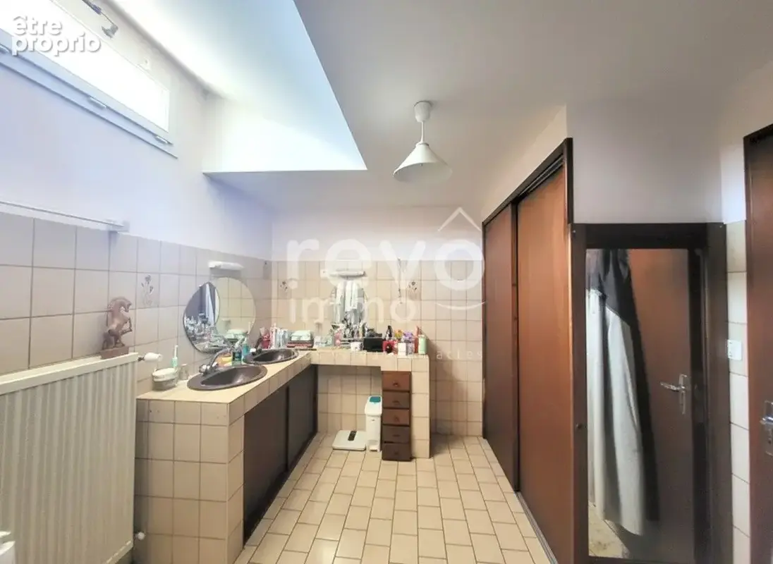 Corps de ferme - dependances - 234 m² - photo 15