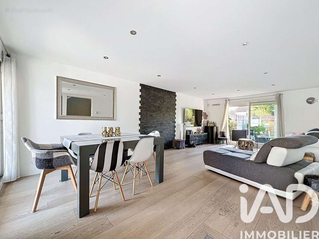 Photo 2 - Maison à TAVERNY