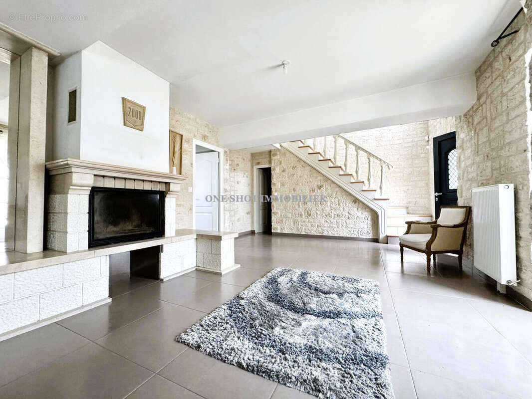 Maison à LA CHAPELLE-SAINT-MESMIN