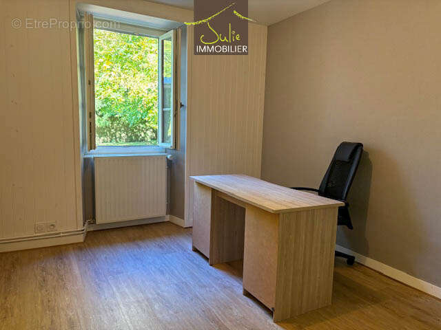 Maison à MONCOUTANT