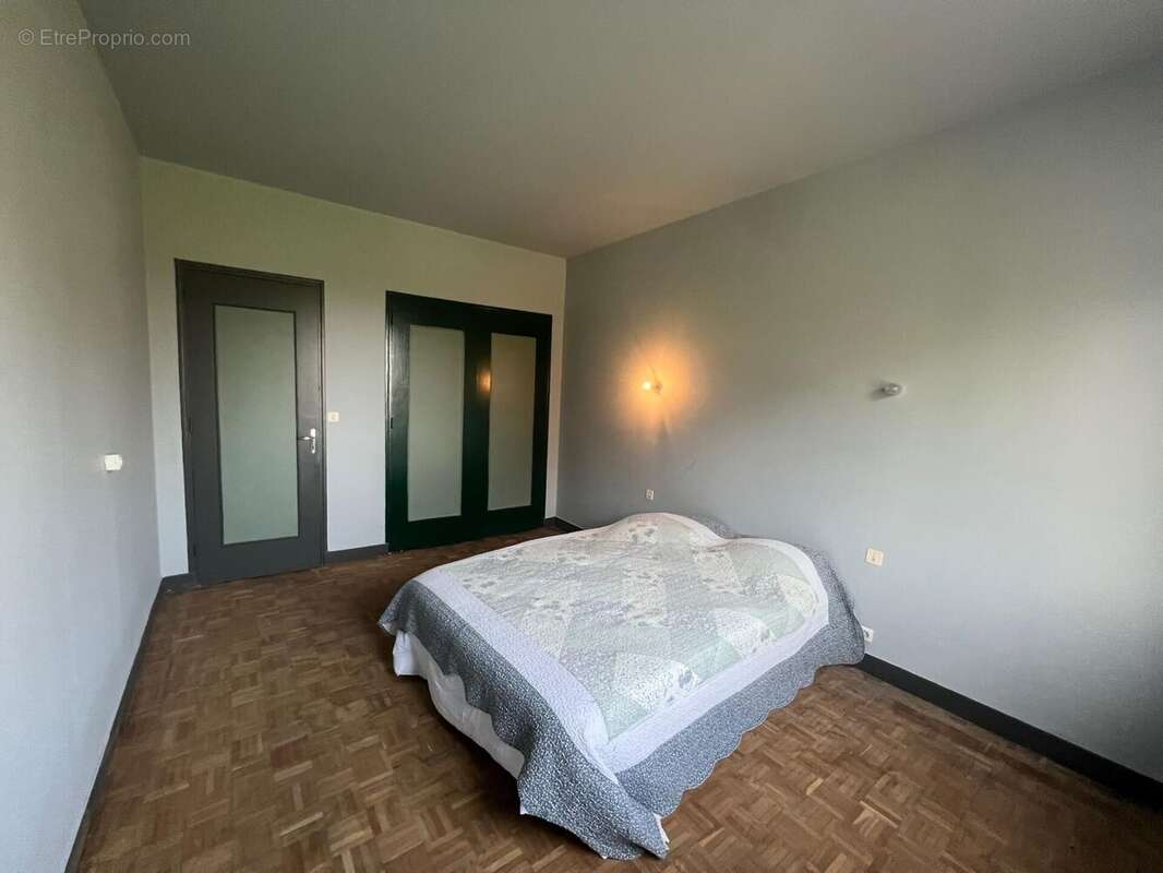 Maison 194 m² à Reans  - photo 7