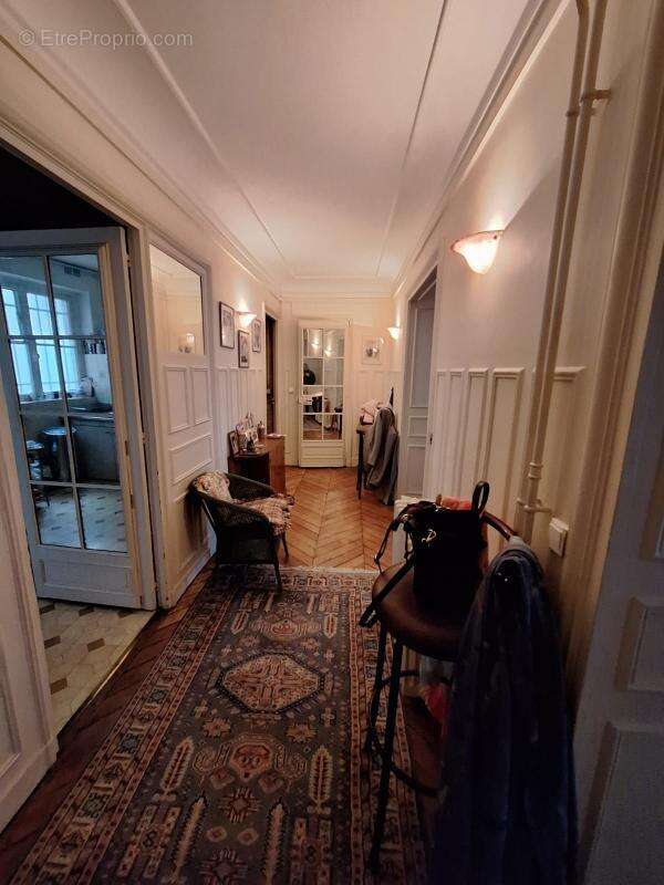 Appartement à PARIS-17E