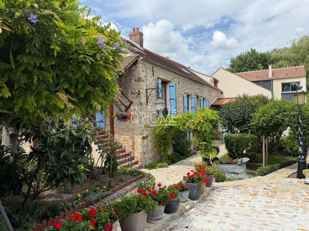 Maison à BERNAY-VILBERT