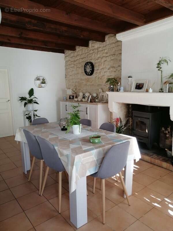 Appartement à SAINT-DENIS-DU-PIN