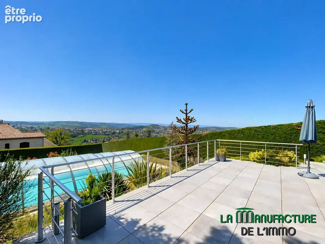 Villa de 280m2 avec piscine et dependance / vue exeptionnelle / saint-genest lerpt - photo 6