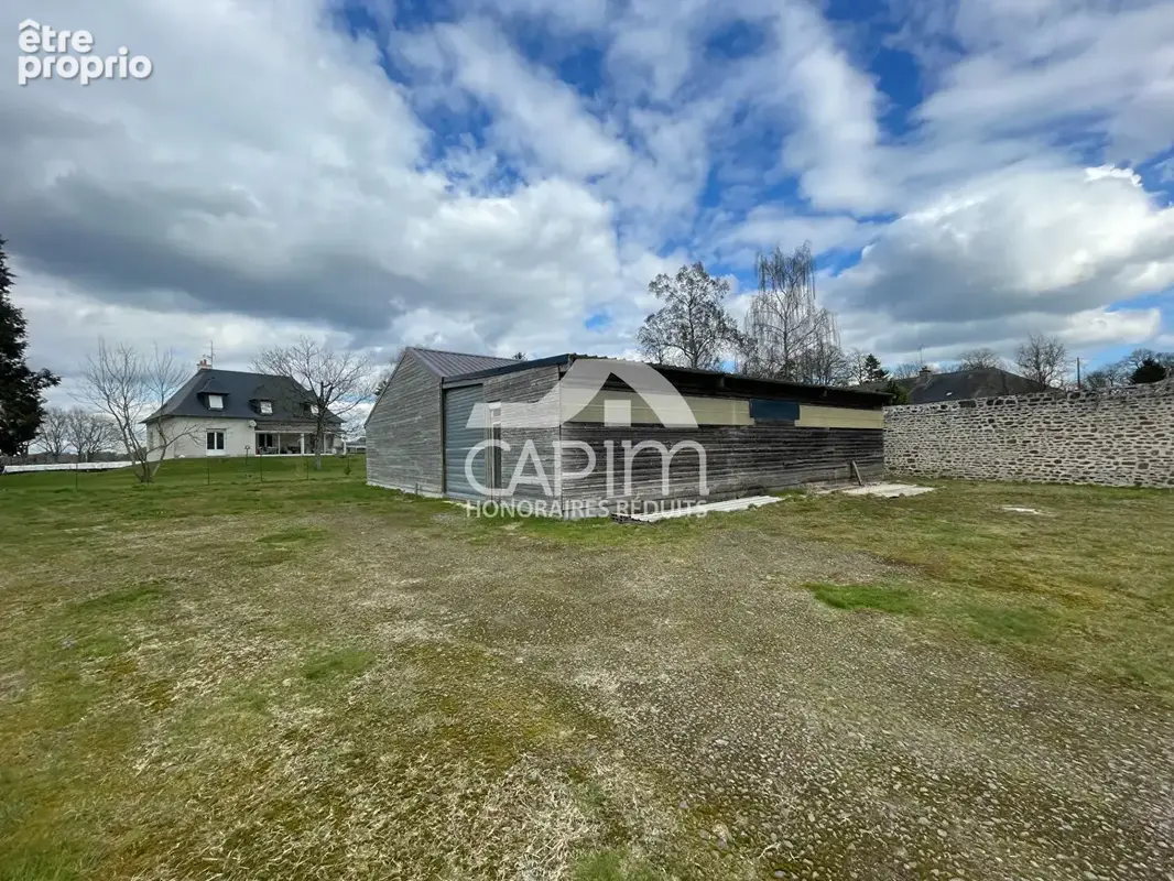 Entrepôt / local industriel Parigne 240 m2- Terrain de 1453 m2 constructible - Eau et Electricité - au calme - photo 1