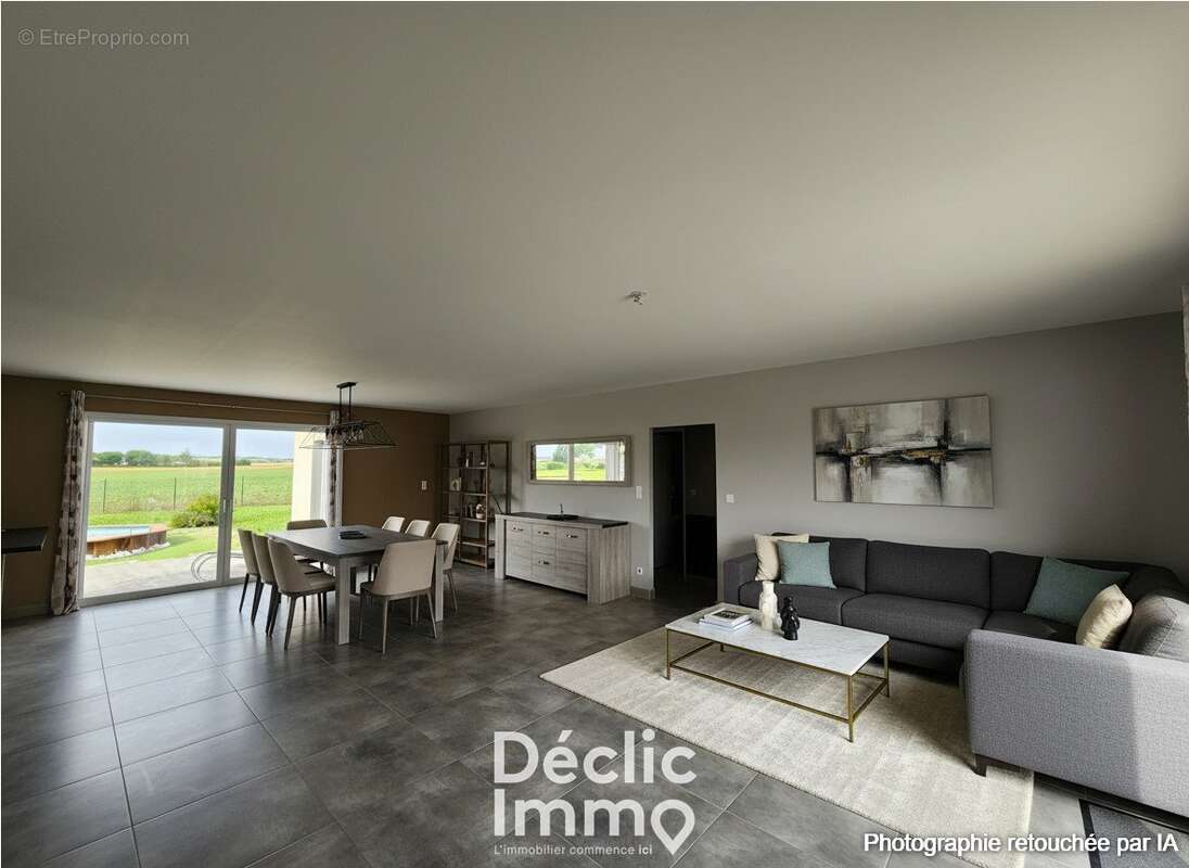 Maison à ROULLET-SAINT-ESTEPHE