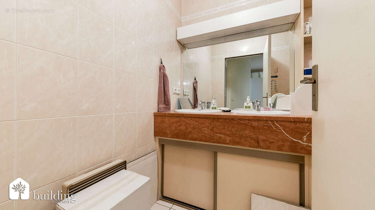 Levallois-Perret Mairie - Appartement 3 pièces avec balcons de 77 m² - photo 10