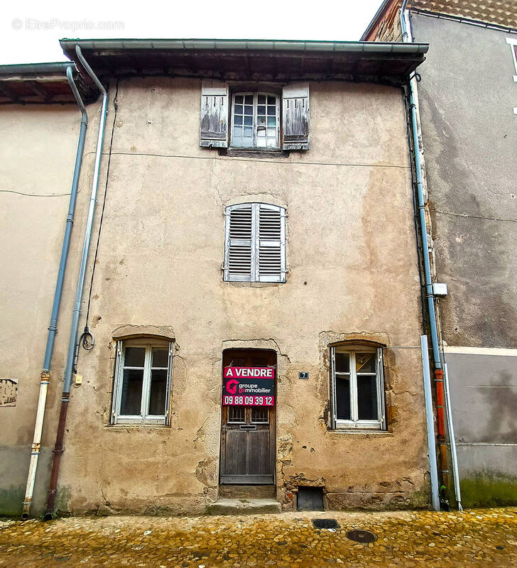 Maison à VOLLORE-VILLE