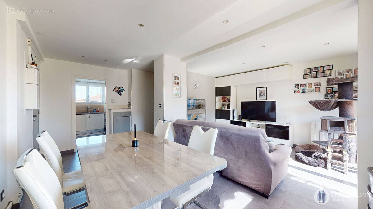 Appartement à SAINT-MARTIN-D'HERES