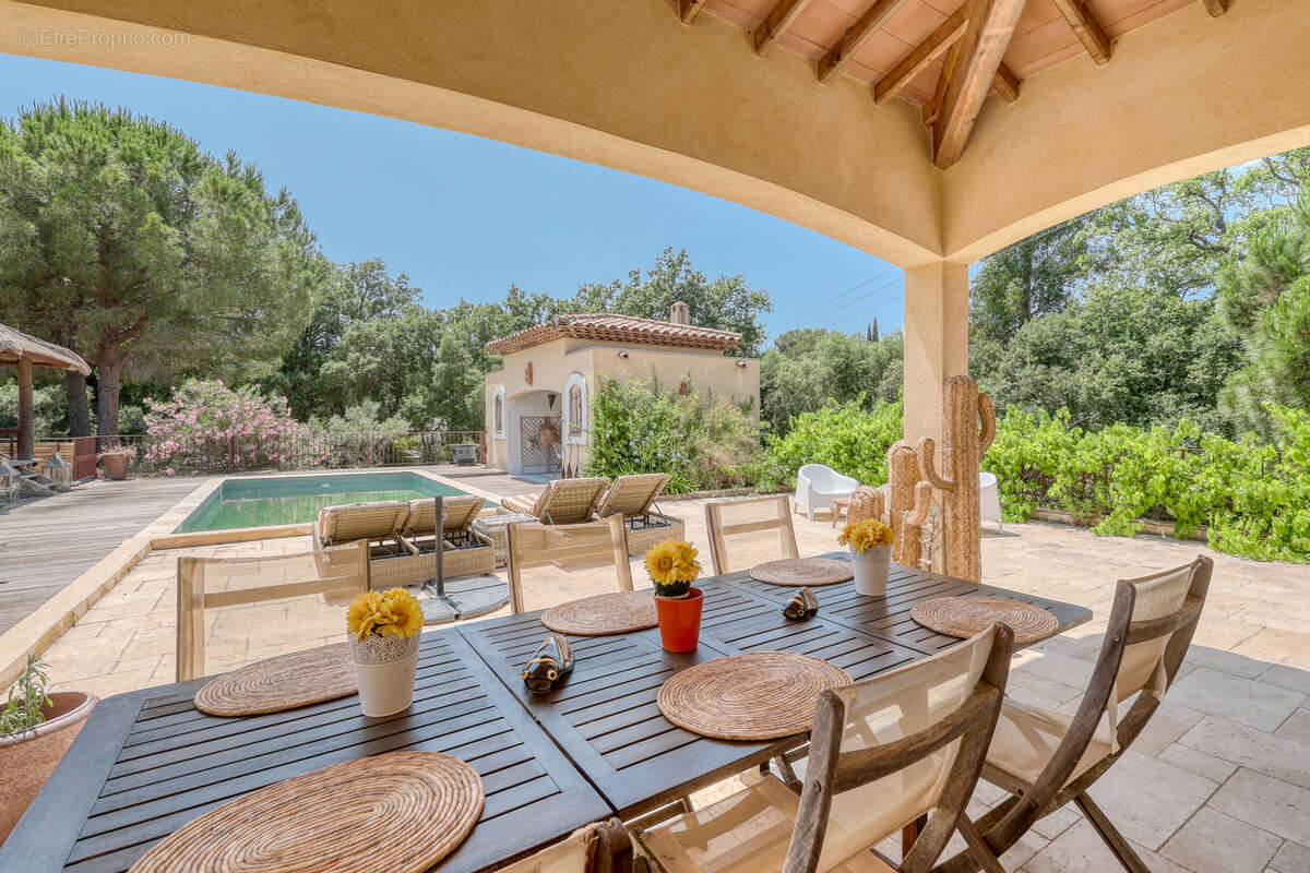 Maison à BORMES-LES-MIMOSAS