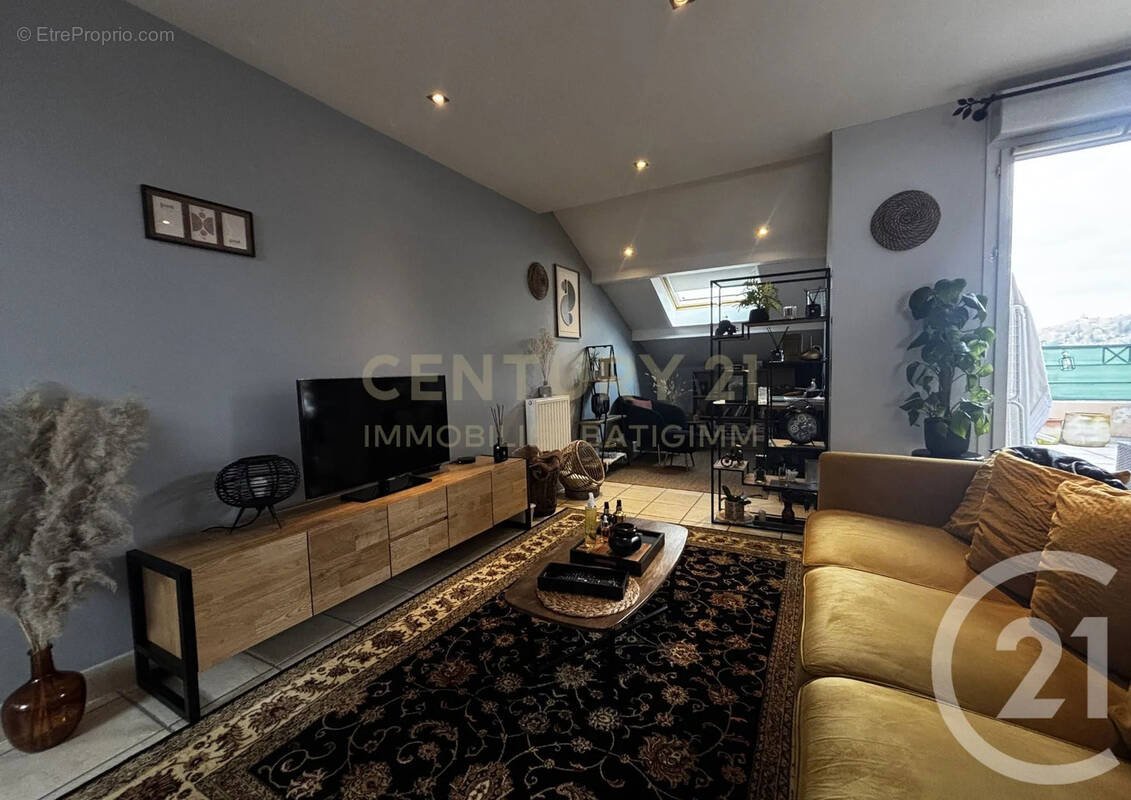 Appartement à BOURGOIN-JALLIEU