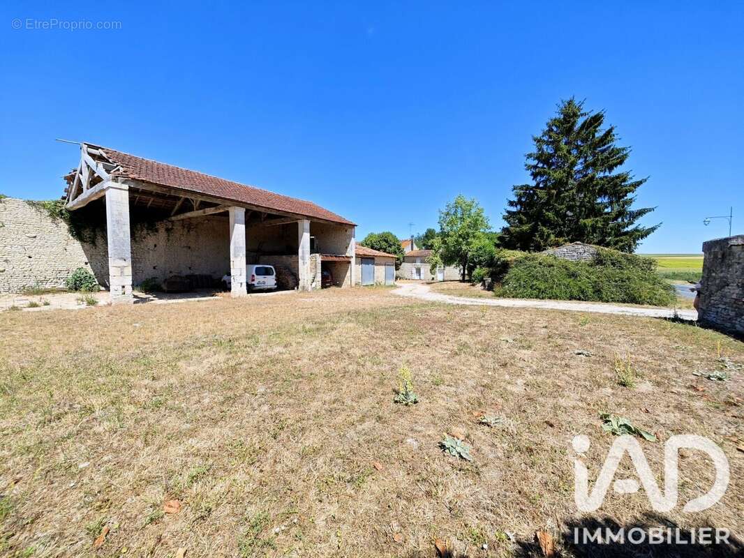 Maison 190 m² à Paille  - photo 8