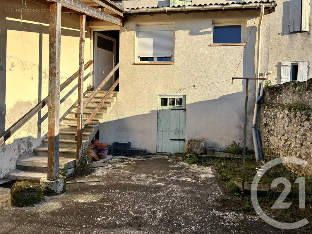 Maison à FEUGAROLLES