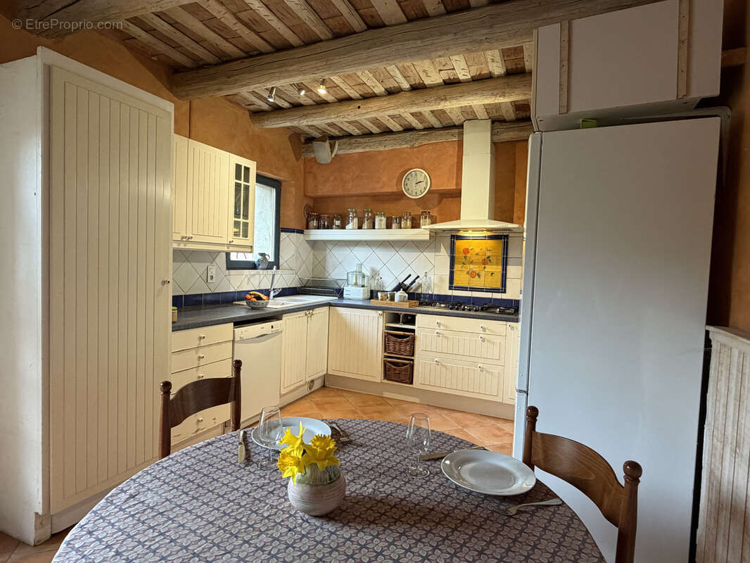 Maison à SAINT-QUENTIN-LA-POTERIE