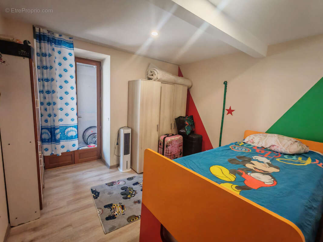 Appartement T3 avec place de parking privative et cour extérieure - photo 5