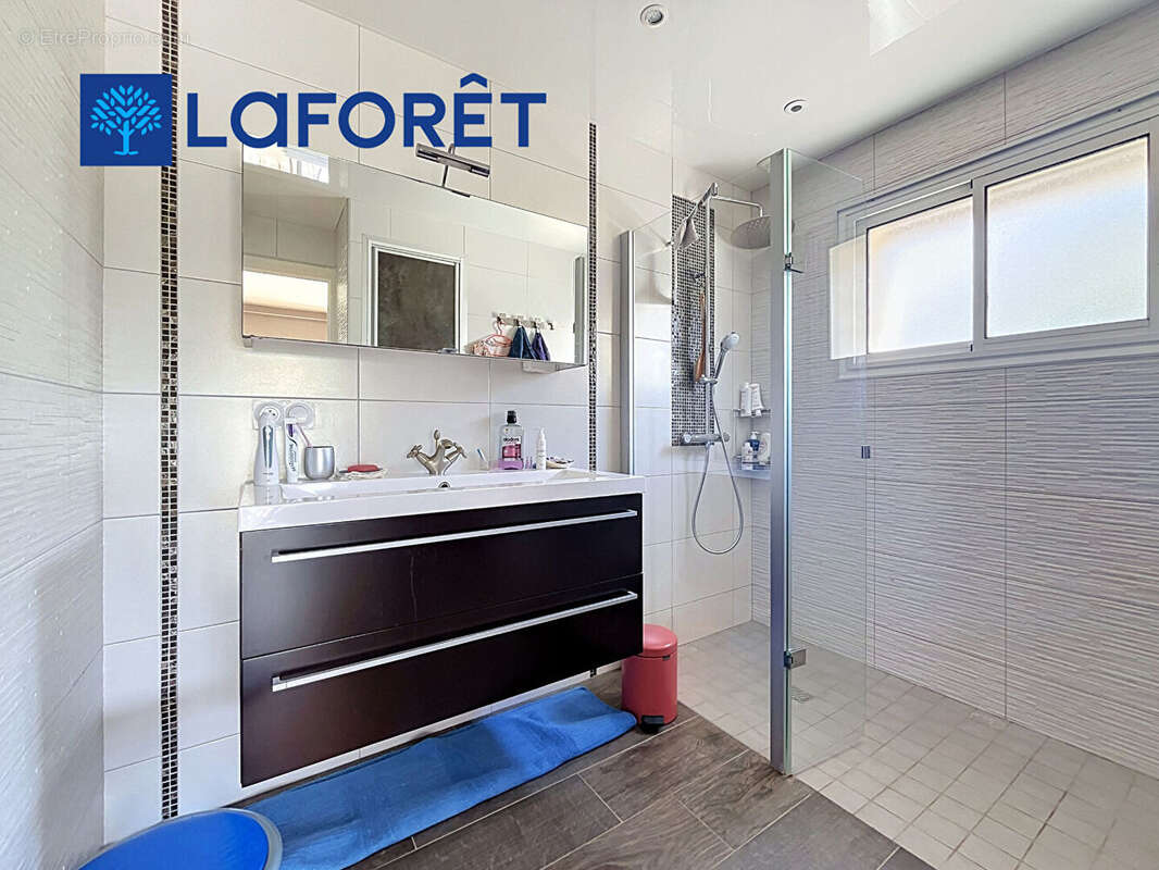 A VENDRE, Neulliac maison 6 pièces 133 m² - photo 9