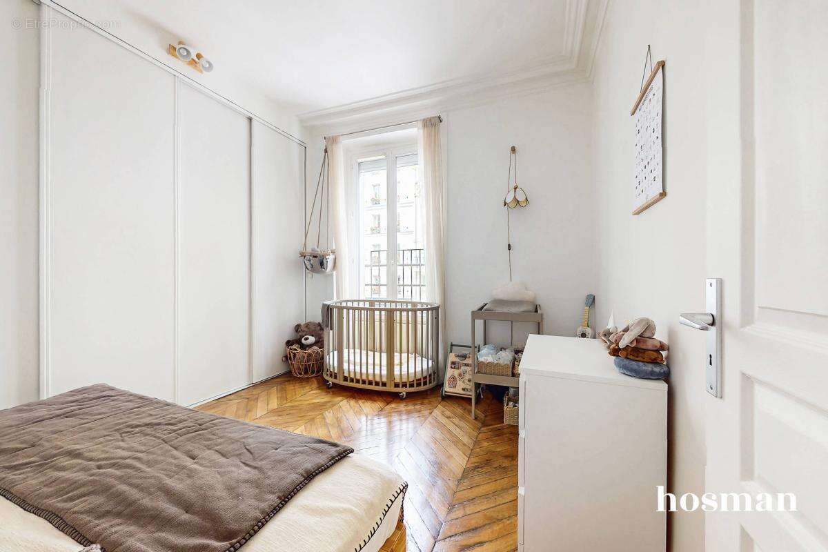 Appartement à PARIS-17E