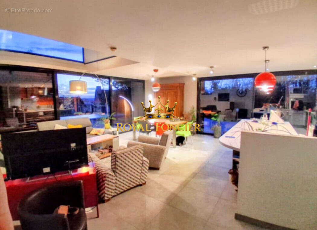 Maison 183 m² à Chatellerault  - photo 4
