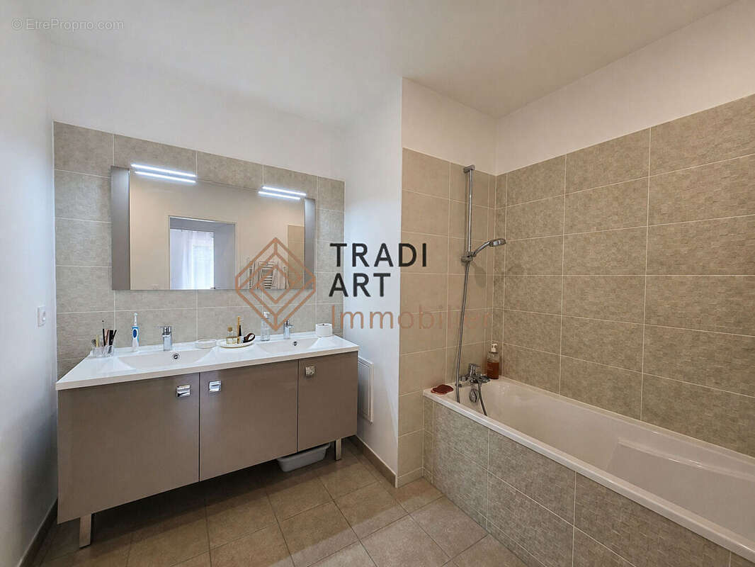 Appartement à SAINTE-GENEVIEVE-DES-BOIS