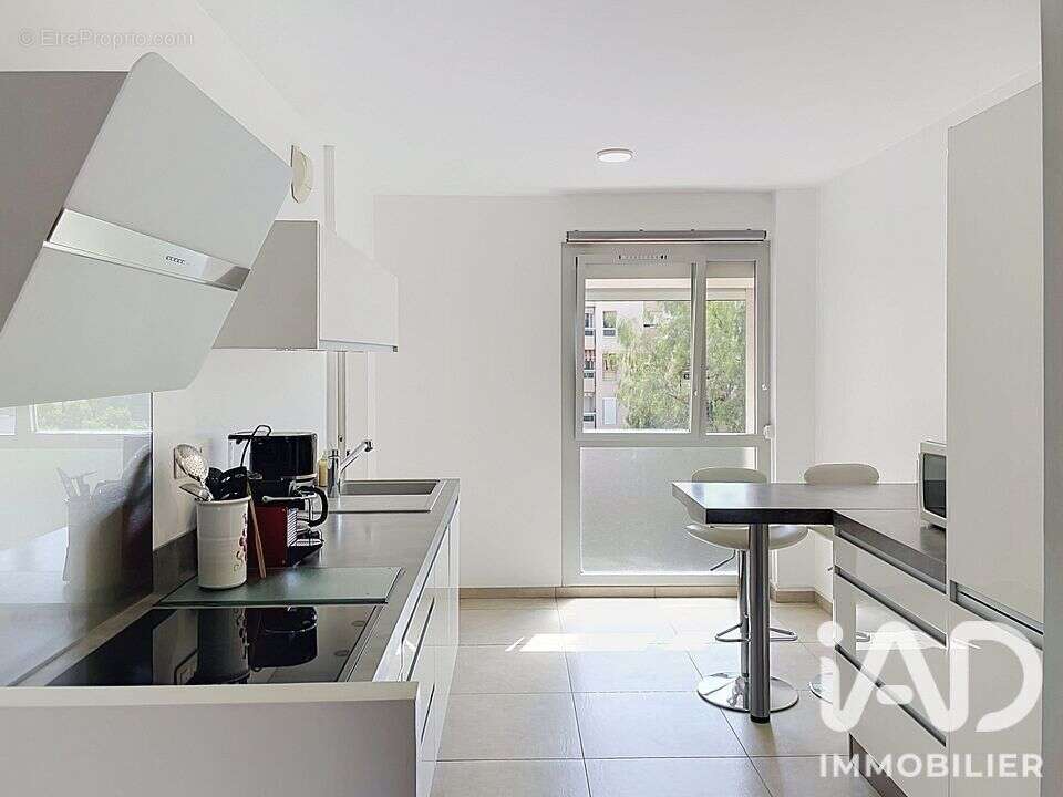 Appartement 77 m² à Hyeres  - photo 8