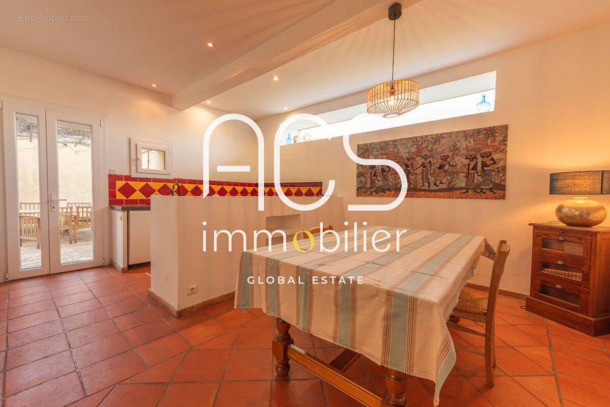 Maison à CHATEAUNEUF-LES-MARTIGUES