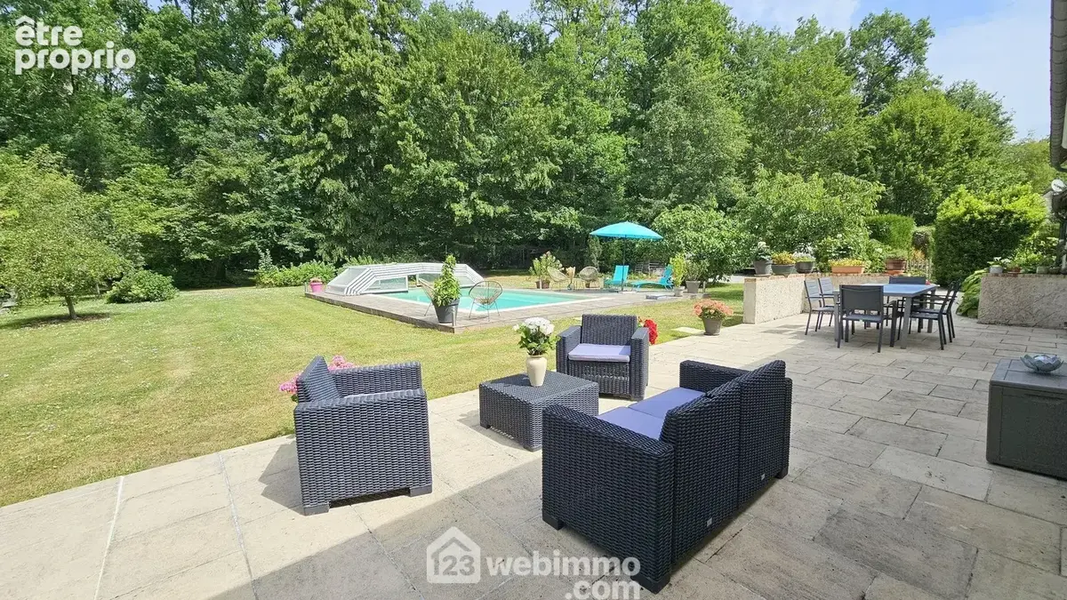 Voici la seconde terrasse.... - Maison à NOISY-SUR-ECOLE