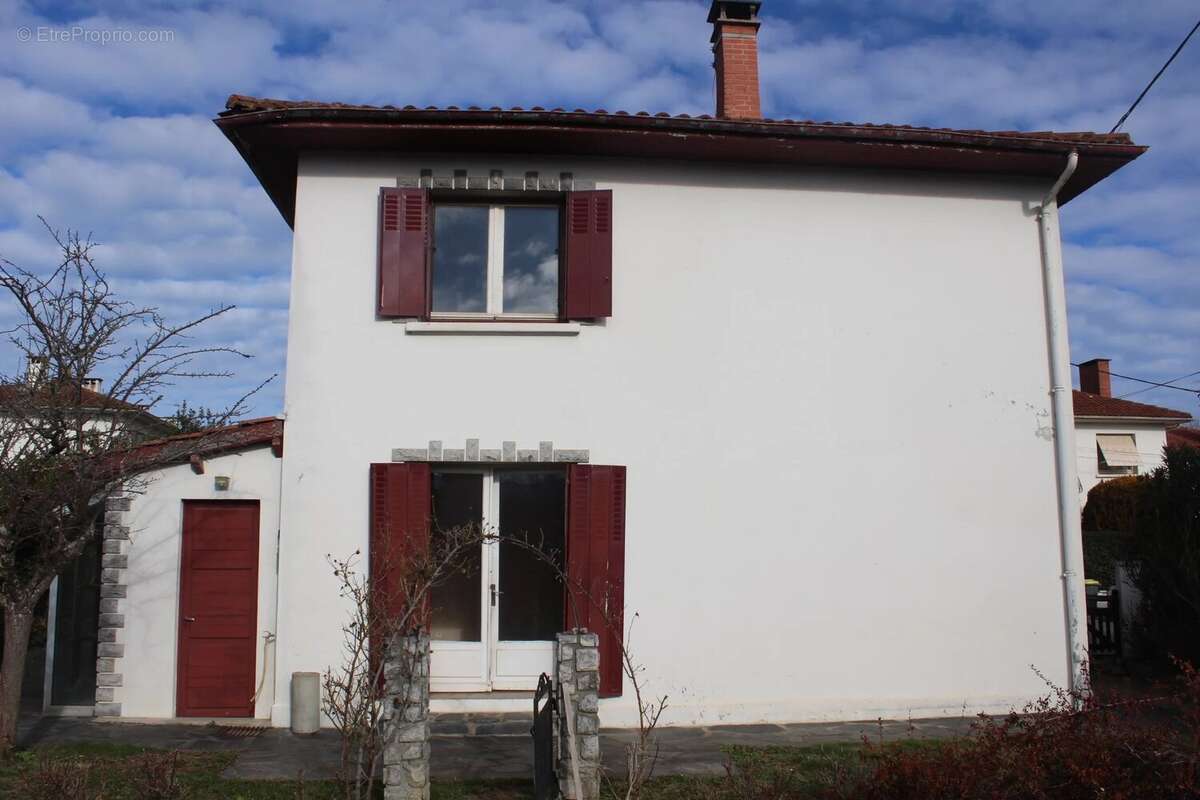 Maison à MONTREJEAU