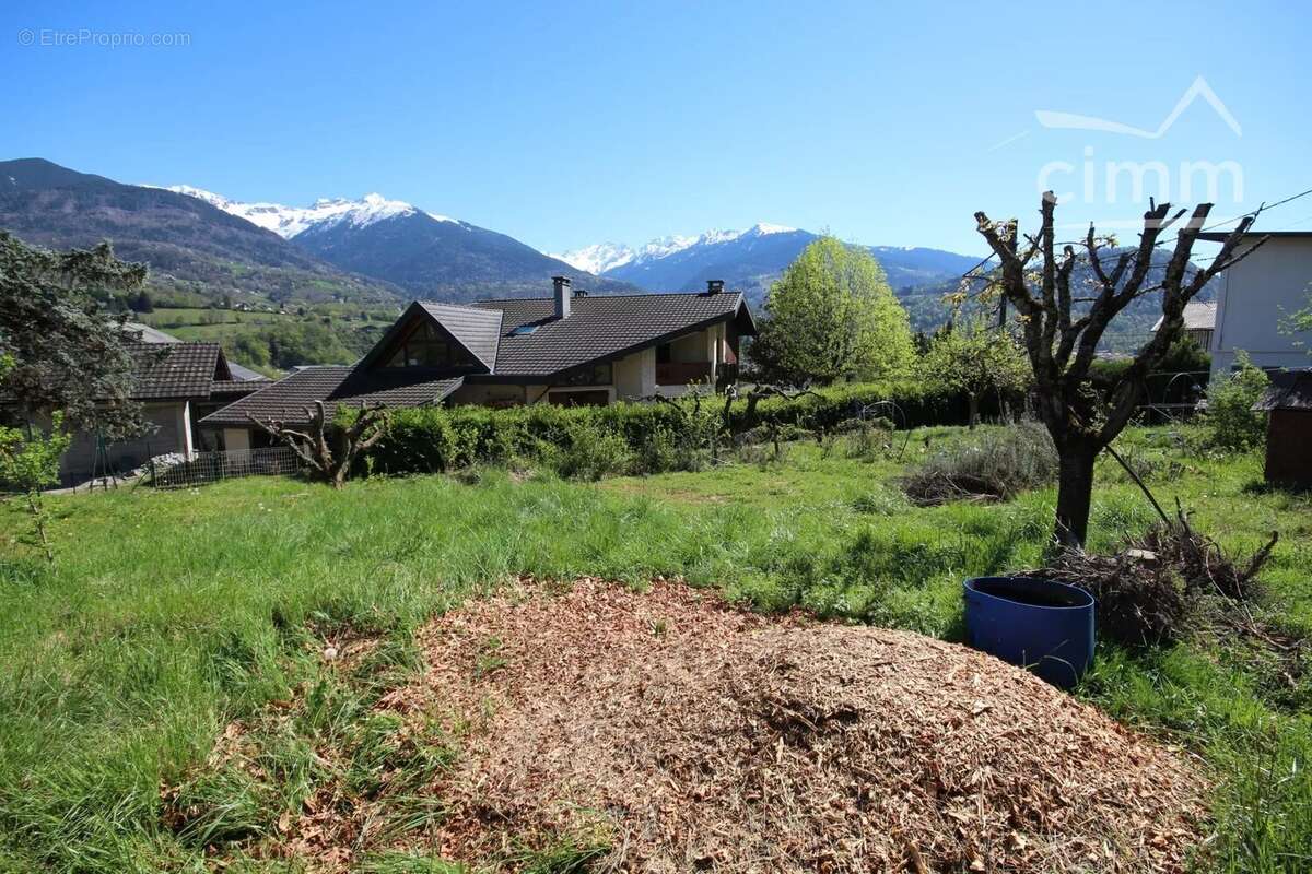 Terrain à LA ROCHETTE