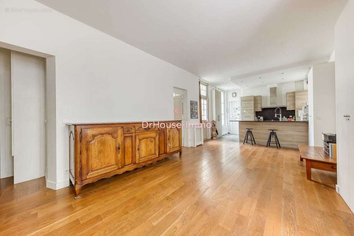 Appartement 87 m² à Paris-9e  - photo 4
