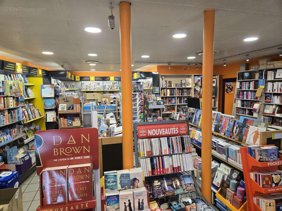 Commerce à CRAPONNE-SUR-ARZON