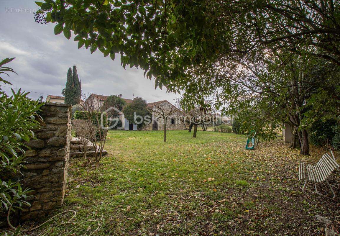 Maison à LEZAN