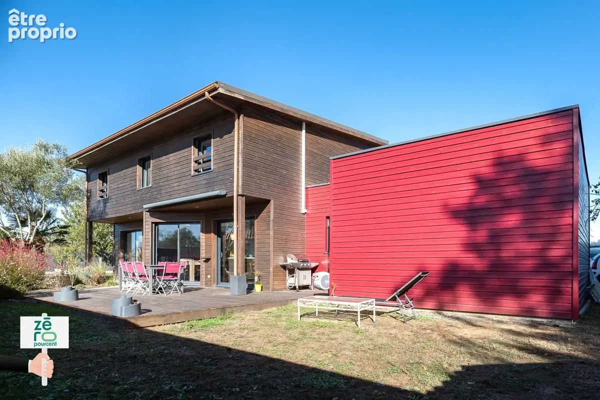 Maison familiale 4 chambres aux Pineaux   Terrain 815 m2   Panneaux solaires - photo 2