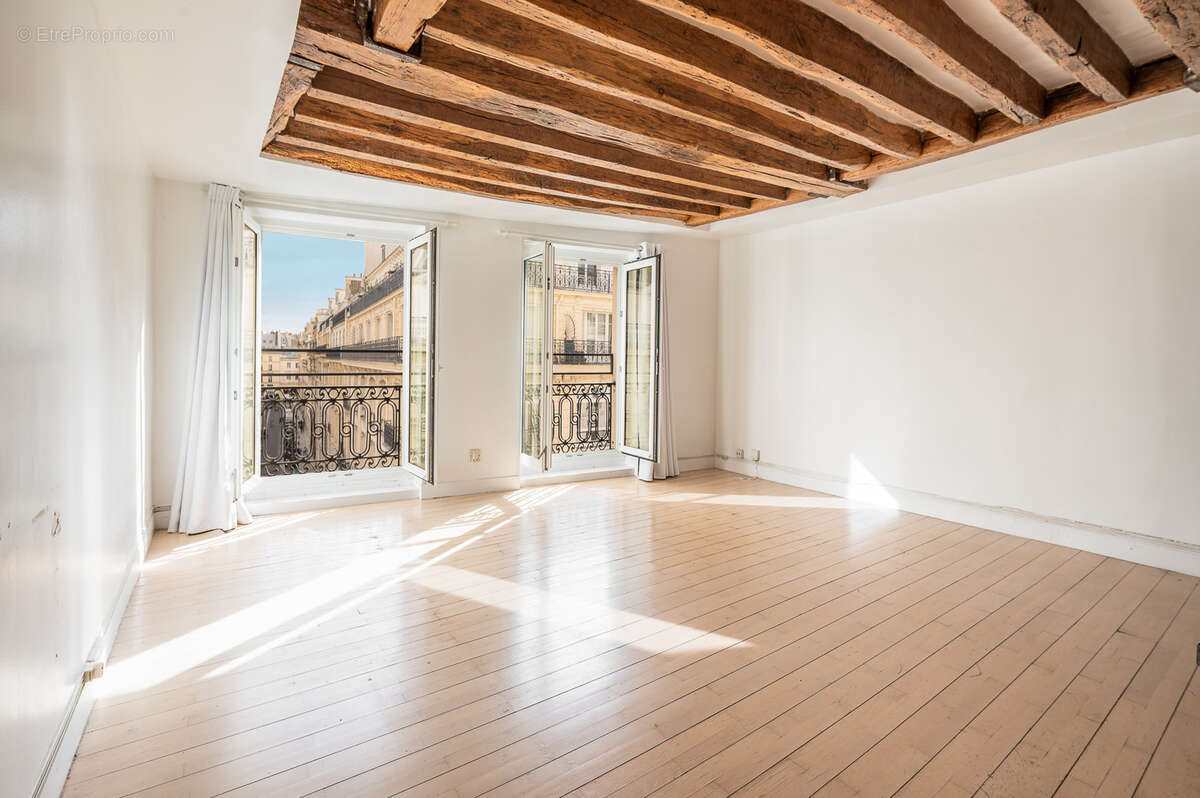 Appartement à PARIS-2E